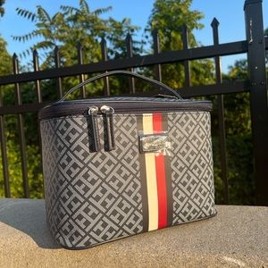 Tommy Hilfiger Train Case